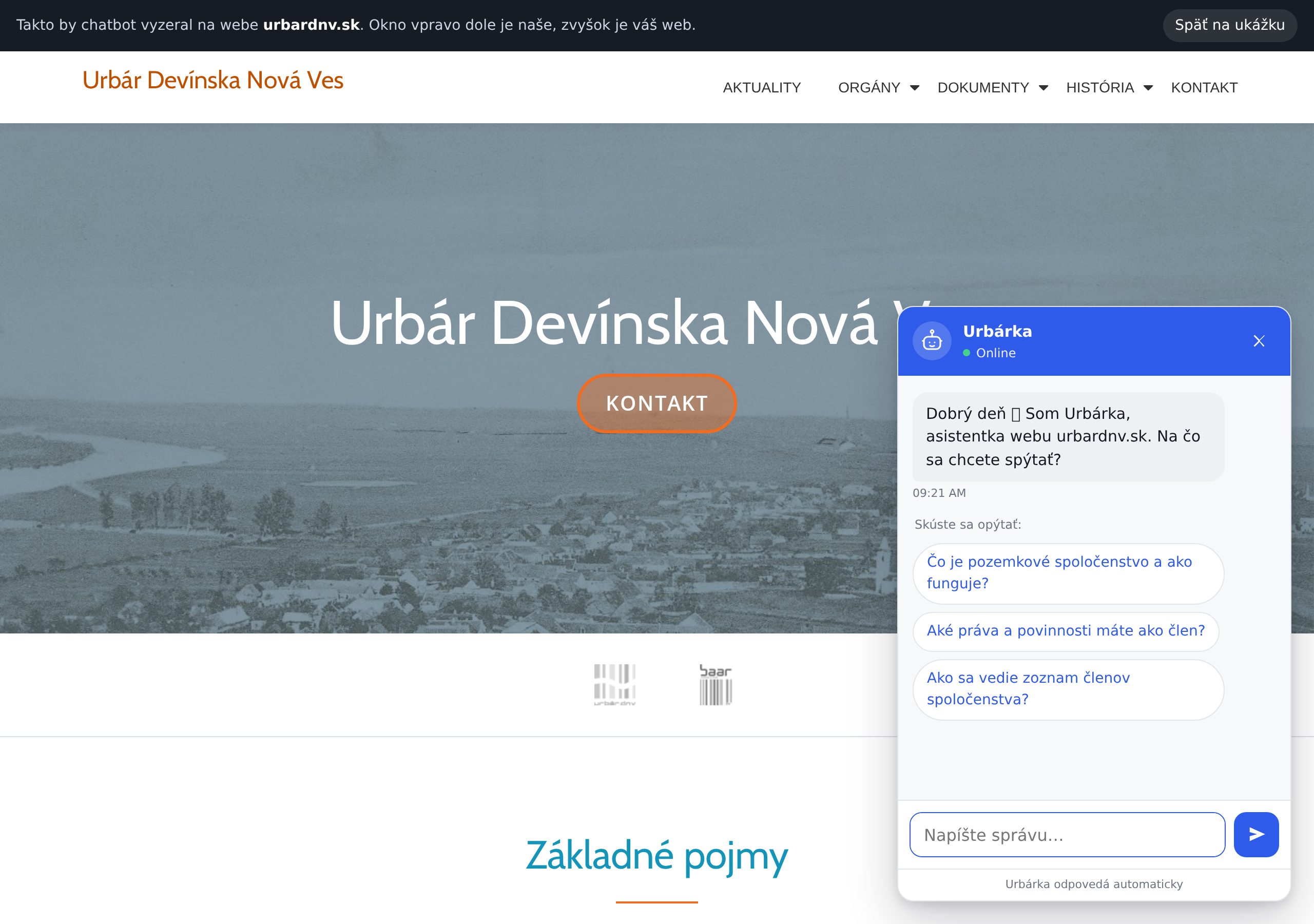 Chatbot plávajúci nad webom zákazníka